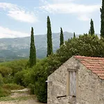 Koraceva Kuca בית הארחה Gruda