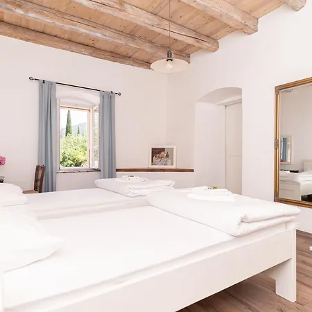 Πανσιόν Koraceva Kuca Gruda